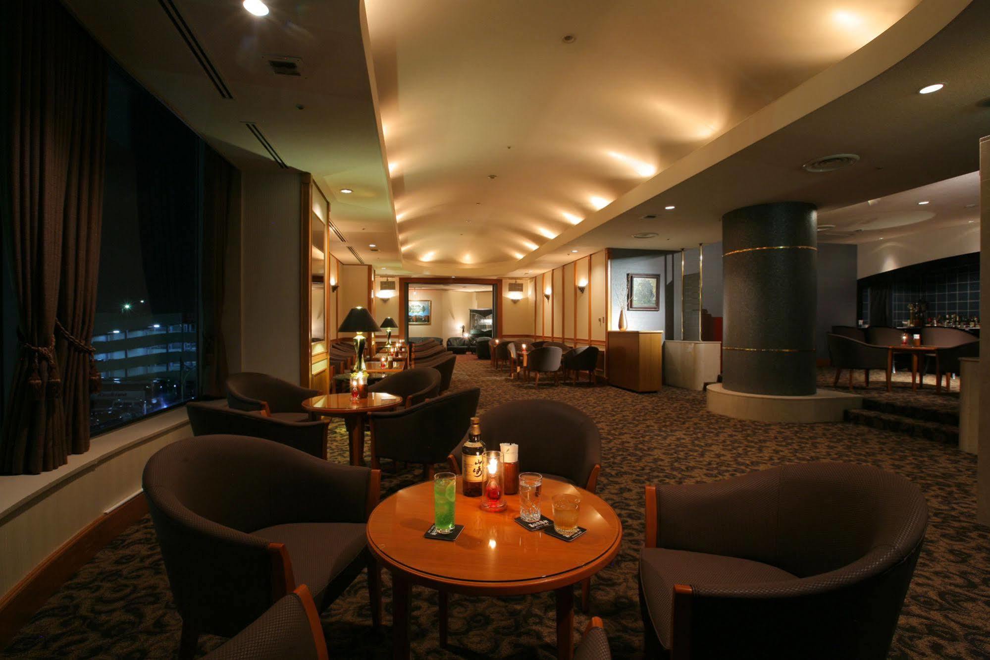 Hotel Green Tower Makuhari Chiba Bagian luar foto